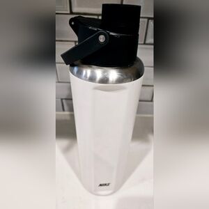 Nike Stainless Steel 32 Oz. Water Bottle
